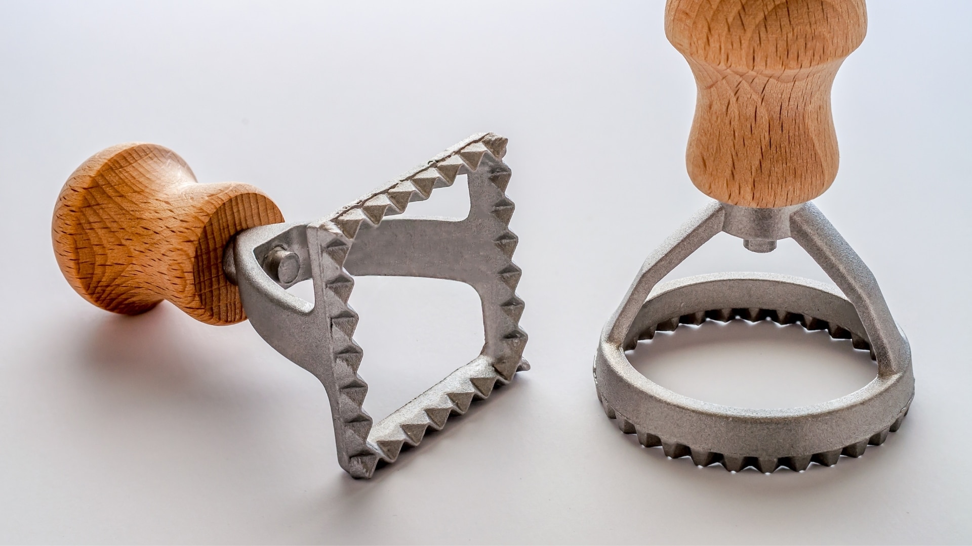 Types of Dough Knives