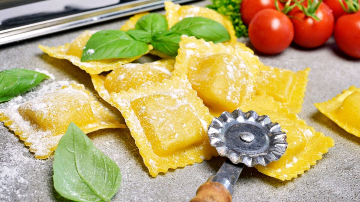 Types of Dough Knives