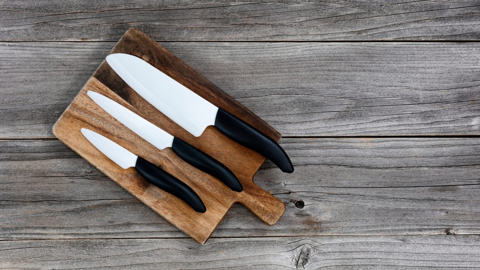 Ceramic Knife to Slice Bread
